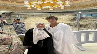 "2 إخوات أحدهما لاعب كرة".. 15 صورة وأبرز المعلومات عن عائلة إمام عاشور نجم الأهلي