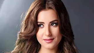 ريهام أيمن تخطف الأنظار بسلسلة غامضة تحمل رمزين غير متوقعين