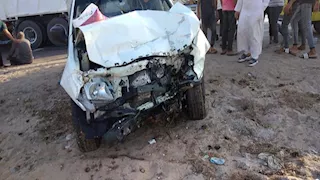 بالأسماء.. إصابة 6 أشخاص في تصادم سيارتين على صحراوي البحيرة 