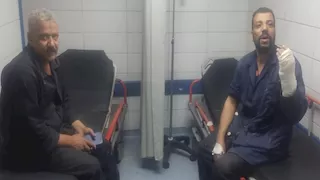 صور.. إصابة عاملين بورش أبو راضي ونقلهما إلى المركز الطبي