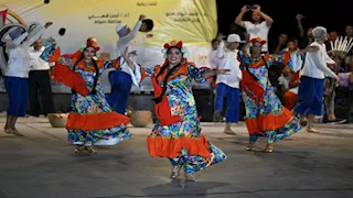 استعراضات مبهجة لفرقتي كفر الشيخ والأنفوشي في انطلاق "صيف بلدنا" برأس البر 