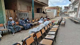 بالصور.. التجهيزات الأولى لجنازة والد حارس الأهلي محمد الشناوي بكفر الشيخ