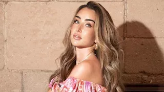 خطفت الأنظار بجمالها.. مصممة أزياء تعلق على إطلالات هنا الزاهد في الساحل