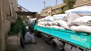 بعد توريد 553 ألف طن.. محافظ أسوان: موسم حصاد متميز لمحصول القمح