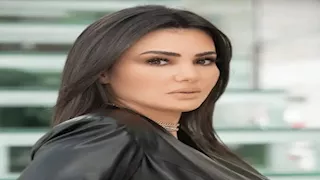 شنطة بنص مليون.. دينا فؤاد تخطف الأنظار بفستان جريء 