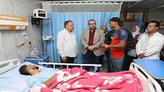 محافظ الشرقية يطمئن على مصابي انهيار عقار الزقازيق (صور)