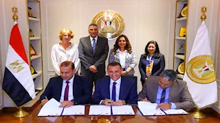 وزيرة التنمية المحلية ومحافظ أسوان يوقعان بروتوكول مركز تمور متكامل (صور)