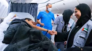 الإمارات تخلي 155 مصابًا ومريضًا من غزة برفقة ذويهم