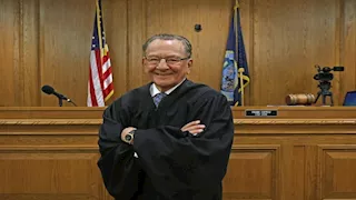 بعد معاناة مع السرطان.. وفاة القاضي الأمريكي "الرحيم" فرانك كابريو