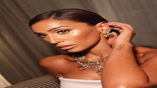 بـ23 ألف جنيه.. دينا الشربيني بجمبسوت شفاف وجريء