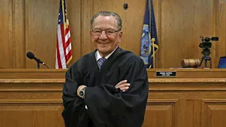 منها فيديو "عجوز سوري ومريض سرطان".. أحكام القاضي الرحيم التي أثارت تفاعل العالم