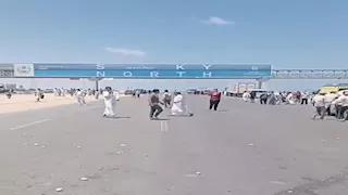 طوارئ بالمستشفيات.. بيان عاجل من محافظ مطروح بعد حادث الضبعة المروع - صور وفيديو 