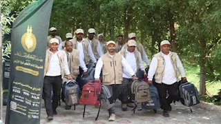 شيخ الأزهر يشارك التلاميذ فرحتهم خلال إطلاق بيت الزكاة حملة "إلى المدرسة"