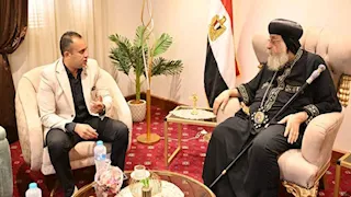 رئيس جهاز القرى السياحية يلتقي البابا تواضروس الثاني بالعلمين (صور)