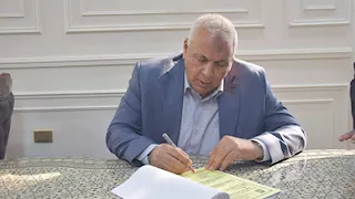 الزملوط يعلن خطط التعليم والغاز والكهرباء بالوادي الجديد