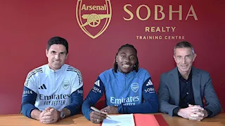 بعد الاستغناء عنه قبل 14 عاما.. إيبيريشي إيزي يعود لأرسنال من الباب الكبير