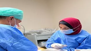 هبة أبو شيحة تواجه توقف دعم دراستها للطب بالكحك والمعمول في غزة 