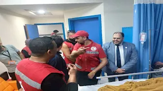 الهلال الأحمر يزور مصابات حادث غرق شاطئ أبو تلات بالإسكندرية -صور