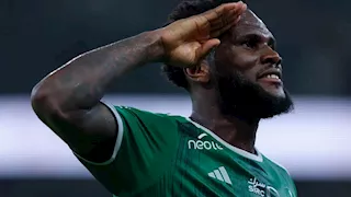 سر الاحتفال العسكري لفرانك كيسي بعد فوز الأهلي بكأس السوبر السعودي