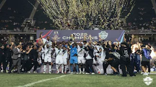  "4 ملايين ريال".. الأهلي يُكافيء لاعبيه على السوبر السعودي