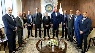 كريم بدوي يبحث مع سفير تشيلي فرص التعاون في البترول والتعدين