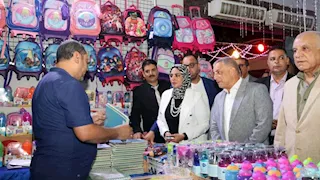 بتخفيضات 35%.. محافظ الإسماعيلية يفتتح معرض "أهلًا مدارس" (صور)