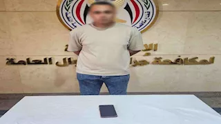 بلمسة شاشة.. ممرض يسطو على أموال صديقه والداخلية تكشف التفاصيل