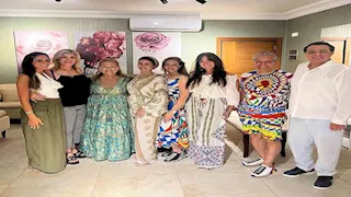 بإطلالة أنيقة.. نرمين الفقي تنشر صورا مع أصدقائها باحدى المناسبات 