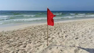 تغير مفاجئ.. الإسكندرية تمنع نزول البحر بـ 5 شواطئ جديدة 