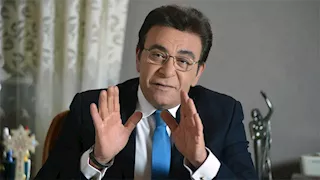 "صاحب لو بطلنا نحلم نموت".. من هو الإعلامي عاطف كامل بعد رحيله؟