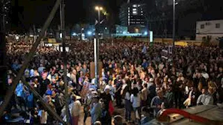 مظاهرات في تل أبيب للمطالبة بإطلاق سراح الأسرى وغلق عدد من الطرق السريعة