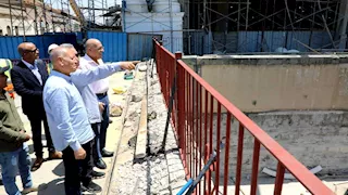 محافظ القاهرة يتفقد انتظام العمل بموقف أحمد حلمي بعد نقل 12 خط ميكروباص - (فيديو)