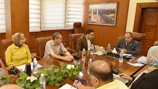 محافظ بورسعيد يتابع أوضاع الشريط الملاصق للمجرى الملاحي  