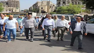 محافظ القاهرة يشدد على منع الانتظار الخاطئ ومراجعة تراخيص الأكشاك