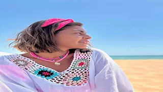 منة فضالي بإطلالة صيفية أنيقة من العين السخنة (صور)