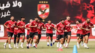 "تأهيل مدافع الأهلي وتخفيف الأحمال البدنية قبل مواجهة سيراميكا كليوباترا في الدوري