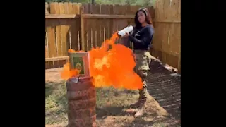 بالفيديو.. مسؤولة بحزب ترامب تحرق المصحف وتهدد المسلمين في أمريكا