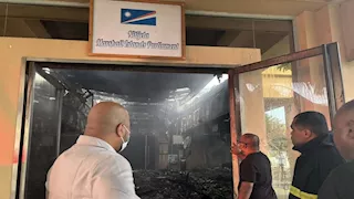 حريق ضخم يلتهم برلمان جزر مارشال
