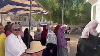 بالصور- توافد الناخبين على لجان الإعادة في الوادي الجديد 
