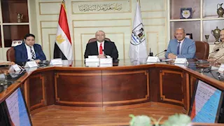 محافظ بني سويف يتابع انتظام التصويت في جولة الإعادة لانتخابات مجلس الشيوخ 