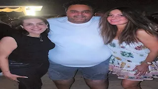 نرمين الفقي تنشر صورًا برفقة شيكو وكريم فهمي وزوجته