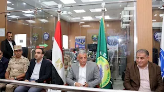 محافظ الإسماعيلية يتابع سير انتخابات الإعادة لمجلس الشيوخ مساءً (صور)