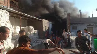السيطرة على حريق ضخم داخل مصنع قطن بالغربية (صور)