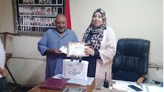 درس في الأمانة.. عامل نظافة بقويسنا يعيد حقيبة مال لصاحبها (صور)