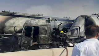 بالصور.. حريق هائل يلتهم سيارة نقل محملة بالأسمنت في بني سويف 