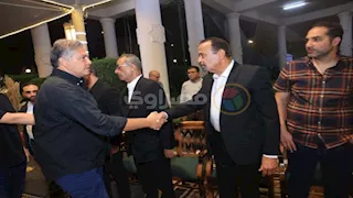 أشرف زكي وسمر يسري في عزاء المنتج الراحل طارق صيام