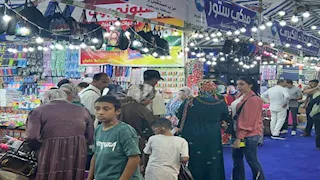 البنطلون بـ 10 جنيه.. افتتاح معرض مستلزمات المدارس في بورسعيد (فيديو وصور)  