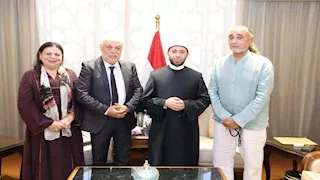 بحضور ماجدة زكي.. وزير الأوقاف يبحث مع نقيب الممثلين دعم الدراما الدينية والأنشطة الثقافية