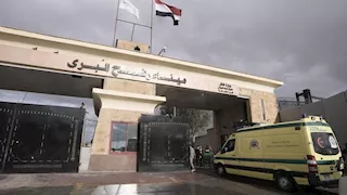 محافظ شمال سيناء يضع وفد الشيوخ الأمريكي أمام واقع معبر رفح