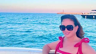 في يخت وسط البحر.. إلهام شاهين: الغروب فراق وفيه أمل ينور الشروق حياتنا